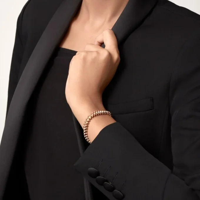 Clash De Cartier-armbånd, fleksibelt, medium modell