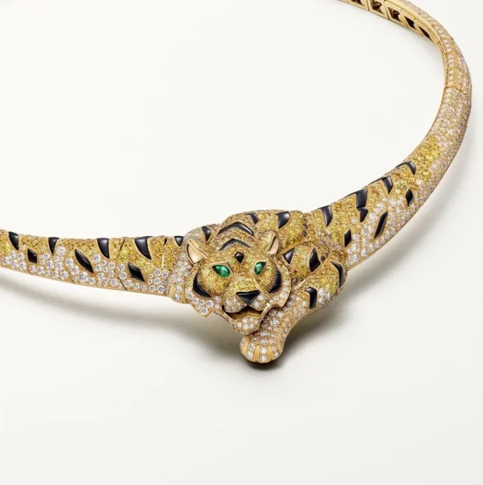 Faune Et Flore De Cartier-halskjede, gule, oransje og brune diamanter, pavé Faune Et Flore De Cartier-halskjede, gule, oransje og brune diamanter, pavé