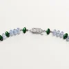 High Jewelry-halskjede – hvitt gull, kalcedon, skarn, turkis, svart lakk, diamanter – Cartier
