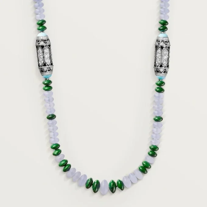 High Jewelry-halskjede – hvitt gull, kalcedon, skarn, turkis, svart lakk, diamanter – Cartier