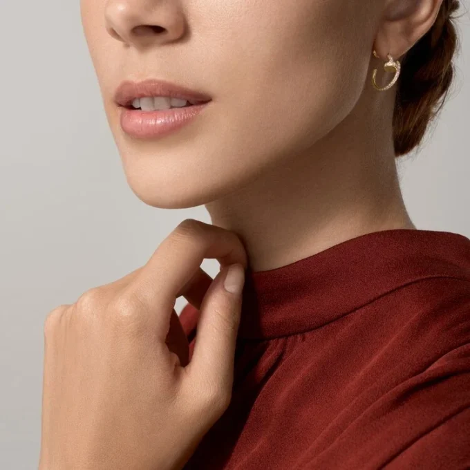 Juste Un Clou-øreringer – gult gull, diamanter – Cartier