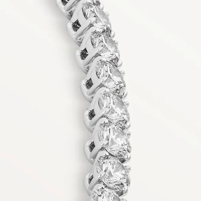 Lignes Essentielles-halskjede, briljantslipte diamanter