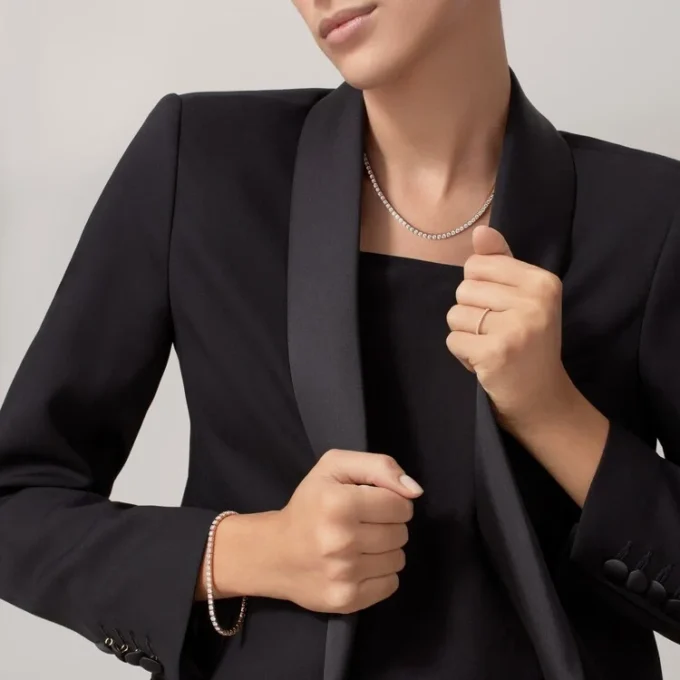 Lignes Essentielles-halskjede, briljantslipte diamanter