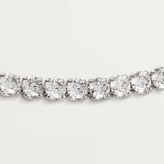 Lignes Essentielles-halskjede, briljantslipte diamanter