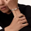 Love-armbånd, klassisk modell, 10 diamanter