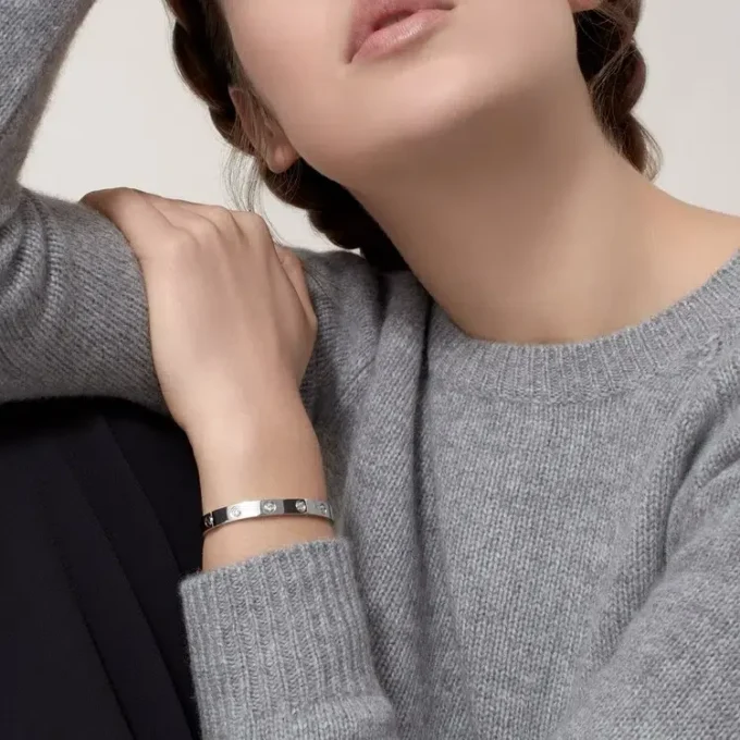 Love-armbånd, klassisk modell, 10 diamanter