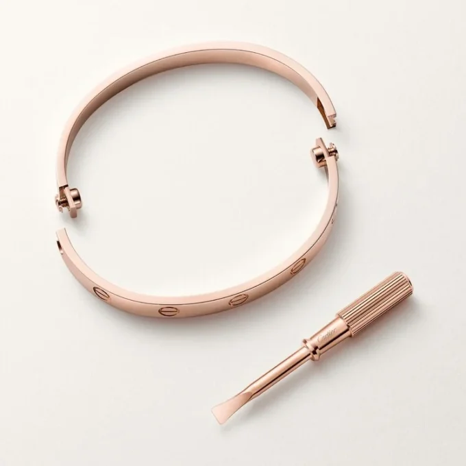 Love-armbånd, klassisk modell