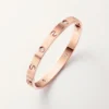 Love-armbånd, klassisk modell, børstet, 4 diamanter