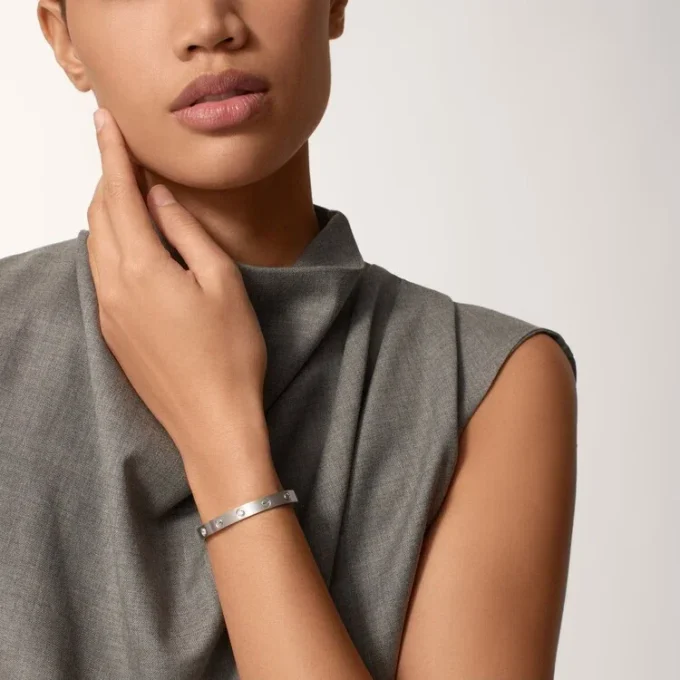 Love-armbånd, klassisk modell, børstet, 4 diamanter