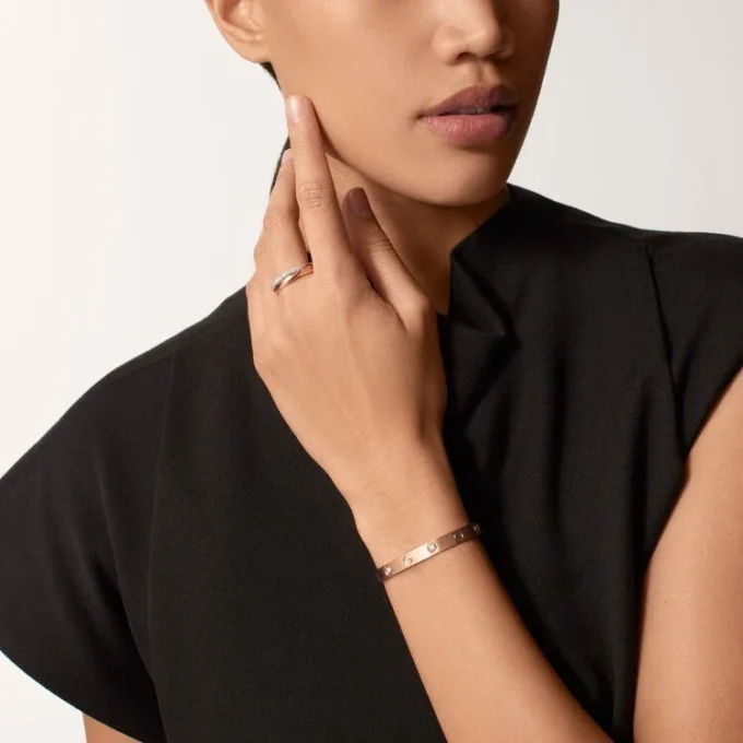 Love-armbånd, klassisk modell, børstet, 4 diamanter