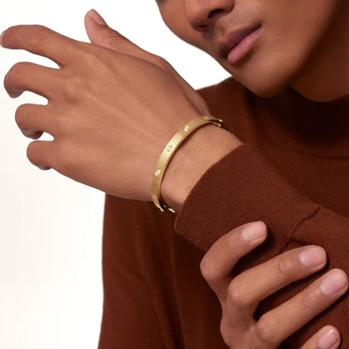 Love-armbånd, klassisk modell, børstet, 4 diamanter