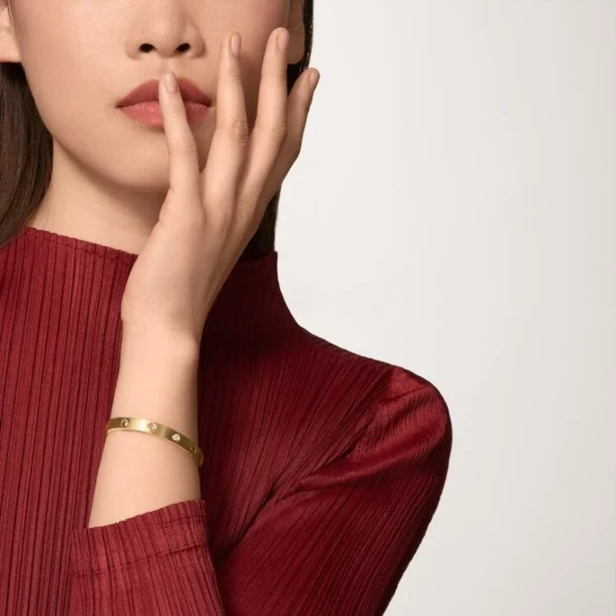 Love-armbånd, klassisk modell, børstet, 4 diamanter