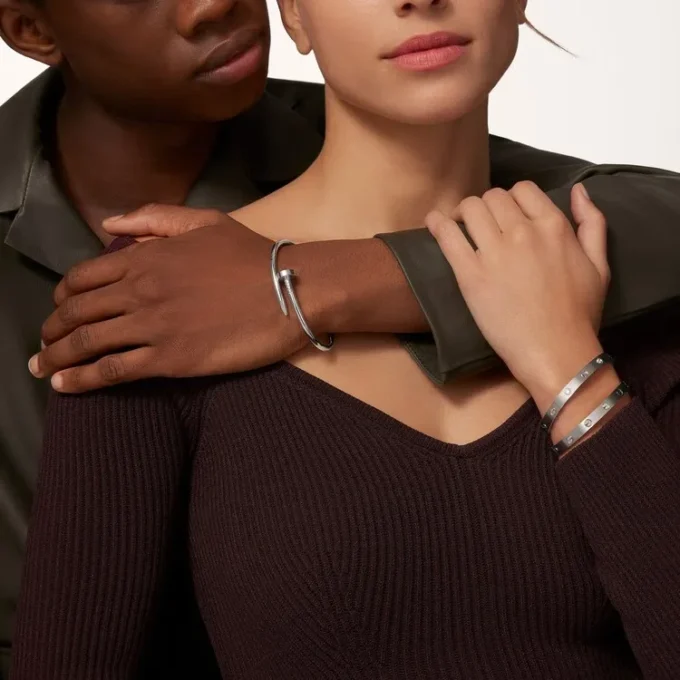 Love-armbånd, klassisk modell, børstet, 4 diamanter
