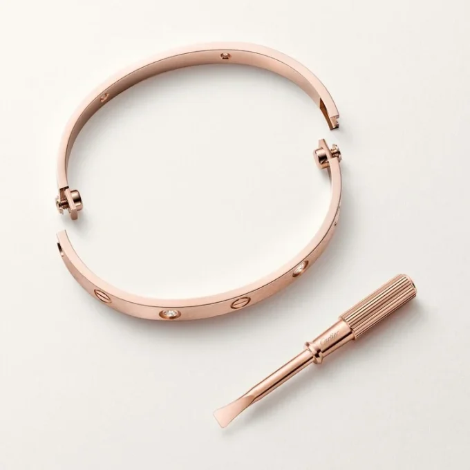 Love-armbånd, klassisk modell, børstet, 4 diamanter