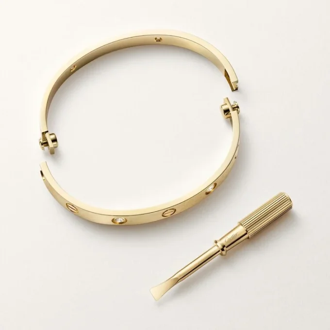 Love-armbånd, klassisk modell, børstet, 4 diamanter