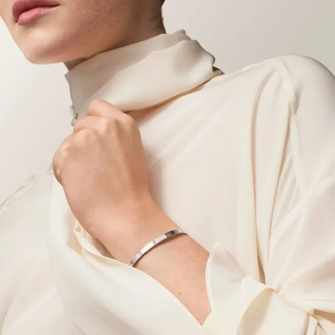 Love-armbånd, liten modell