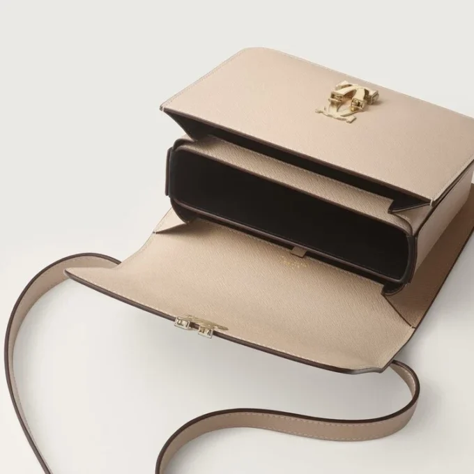 Miniveske, C De Cartier