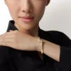Panthere De Cartier-armbånd, liten modell, halvbelagt