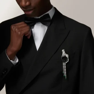 Panthere De Cartier-brosje – hvitt gull, smaragder, onyx, diamanter – Cartier