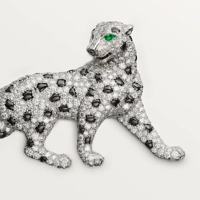 Panthere De Cartier-brosje – hvitt gull, smaragder, onyx, diamanter – Cartier