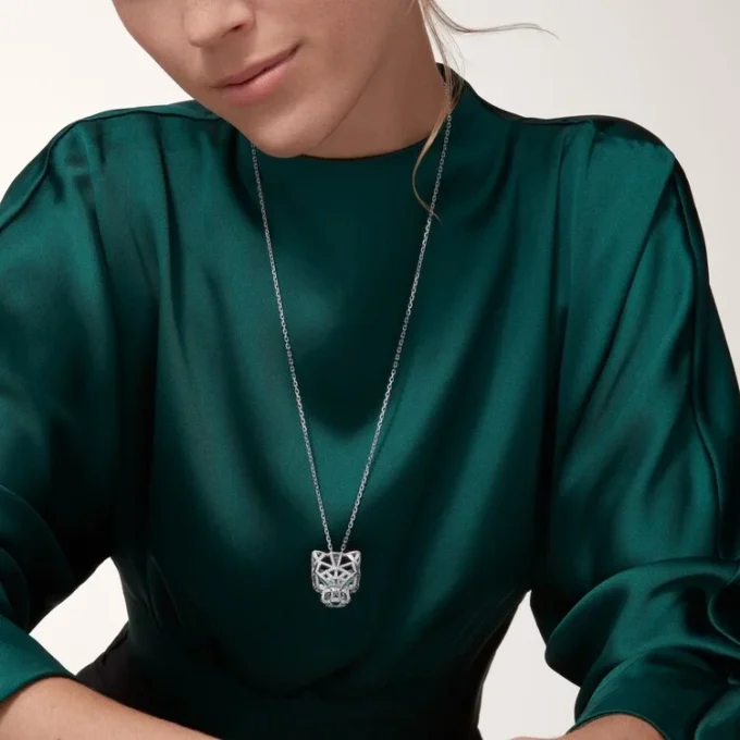 Panthere De Cartier-halskjede – hvitt gull, smaragder, diamanter, onyx – Cartier