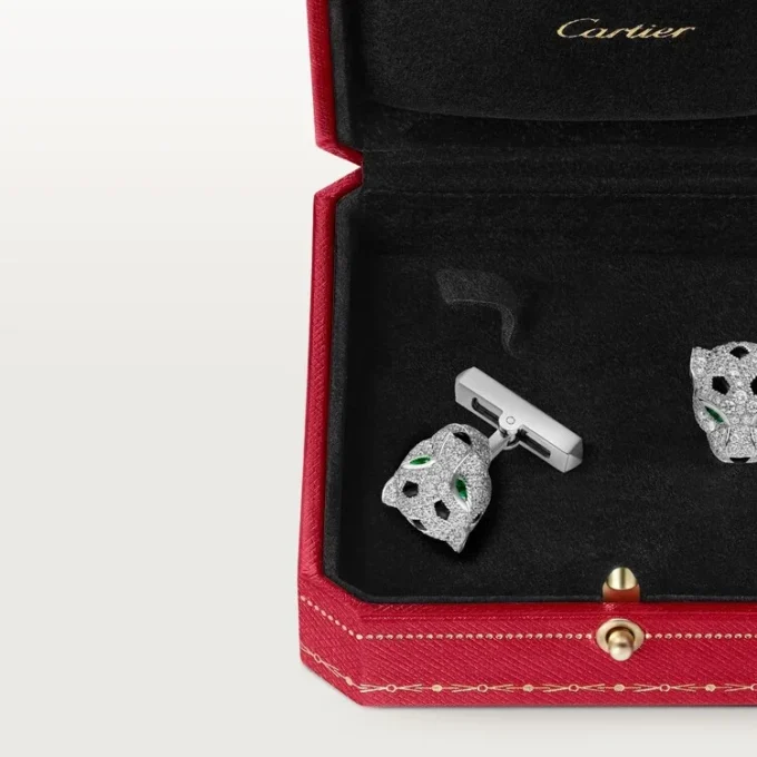 Panthere De Cartier mansjettknapper – rhodinert hvitt gull, diamanter, smaragder, onyx – Cartier