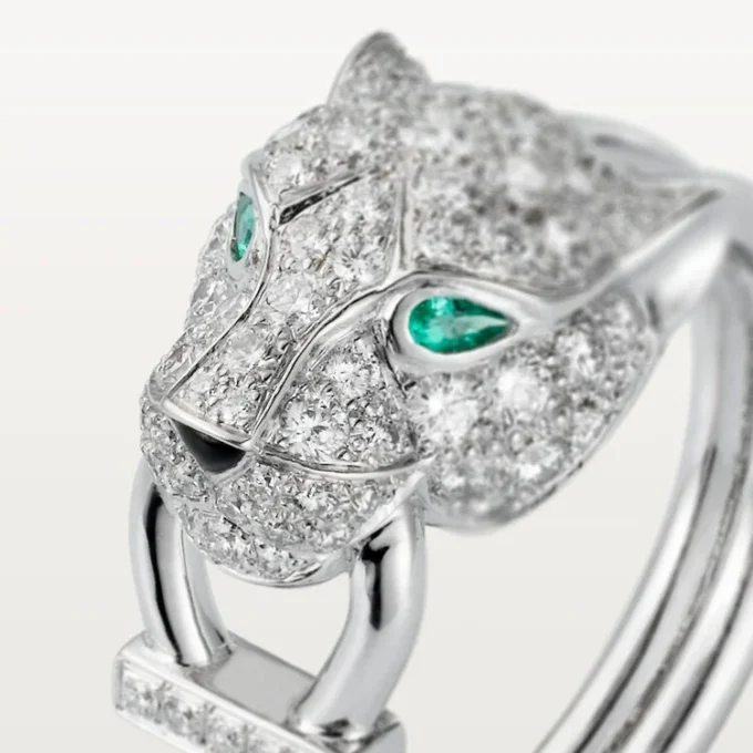 Panthere De Cartier-ring – hvitt gull, diamanter, smaragder, onyx – Cartier