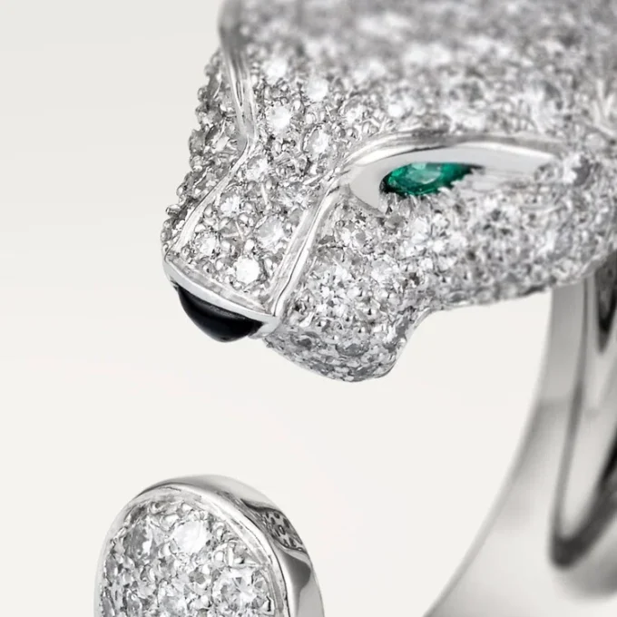 Panthere De Cartier-ring – hvitt gull, diamanter, smaragder, onyx – Cartier