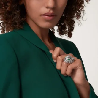 Panthere De Cartier-ring – hvitt gull, smaragder, onyx, diamanter – Cartier Panthere De Cartier-ring – hvitt gull, smaragder, onyx, diamanter – Cartier