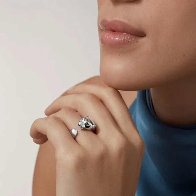 Panthere De Cartier-ring – hvitt gull, tsavorittgranater, onyx – Cartier