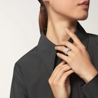 Panthere De Cartier-ring, medium modell, halvpavé