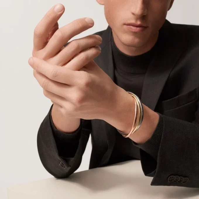 Trinity-armbånd i trefarget gull, klassisk modell | Cartier Us
