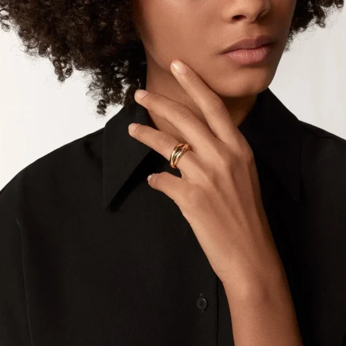 Trinity-ring i trefarget gull, klassisk modell | Cartier Us Trinity-ring i trefarget gull, klassisk modell | Cartier Us